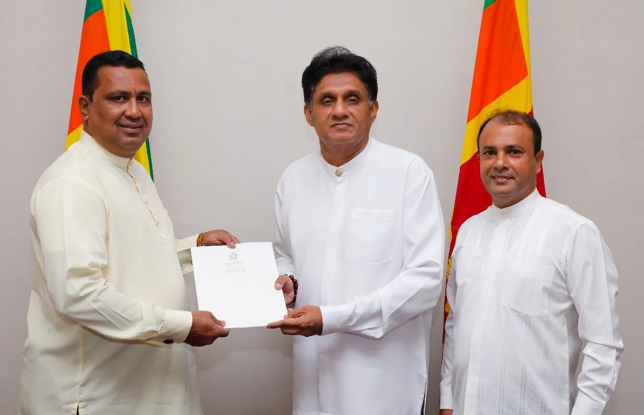 ශ්‍රීලනිපයේ සහ පොහොට්ටුවේ තවත් ප්‍රබලයින් තිදෙනෙක් සජබයට එක් වෙති