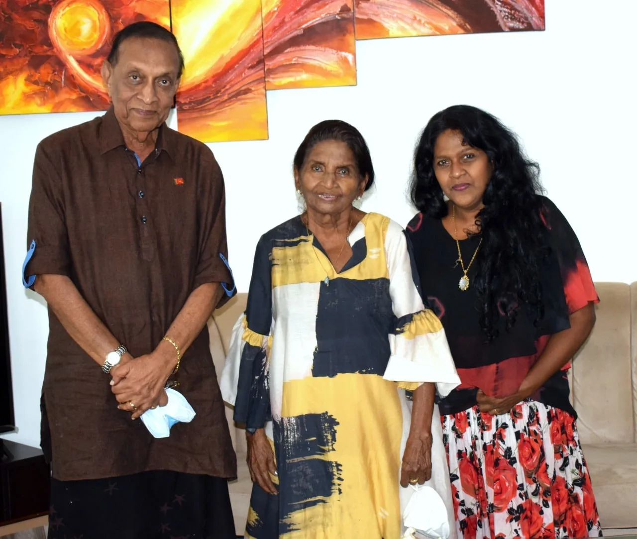 ගීත කොකිලාවියගේ ජන්ම දිනයට කරූගෙන් සුභ පැතුම්