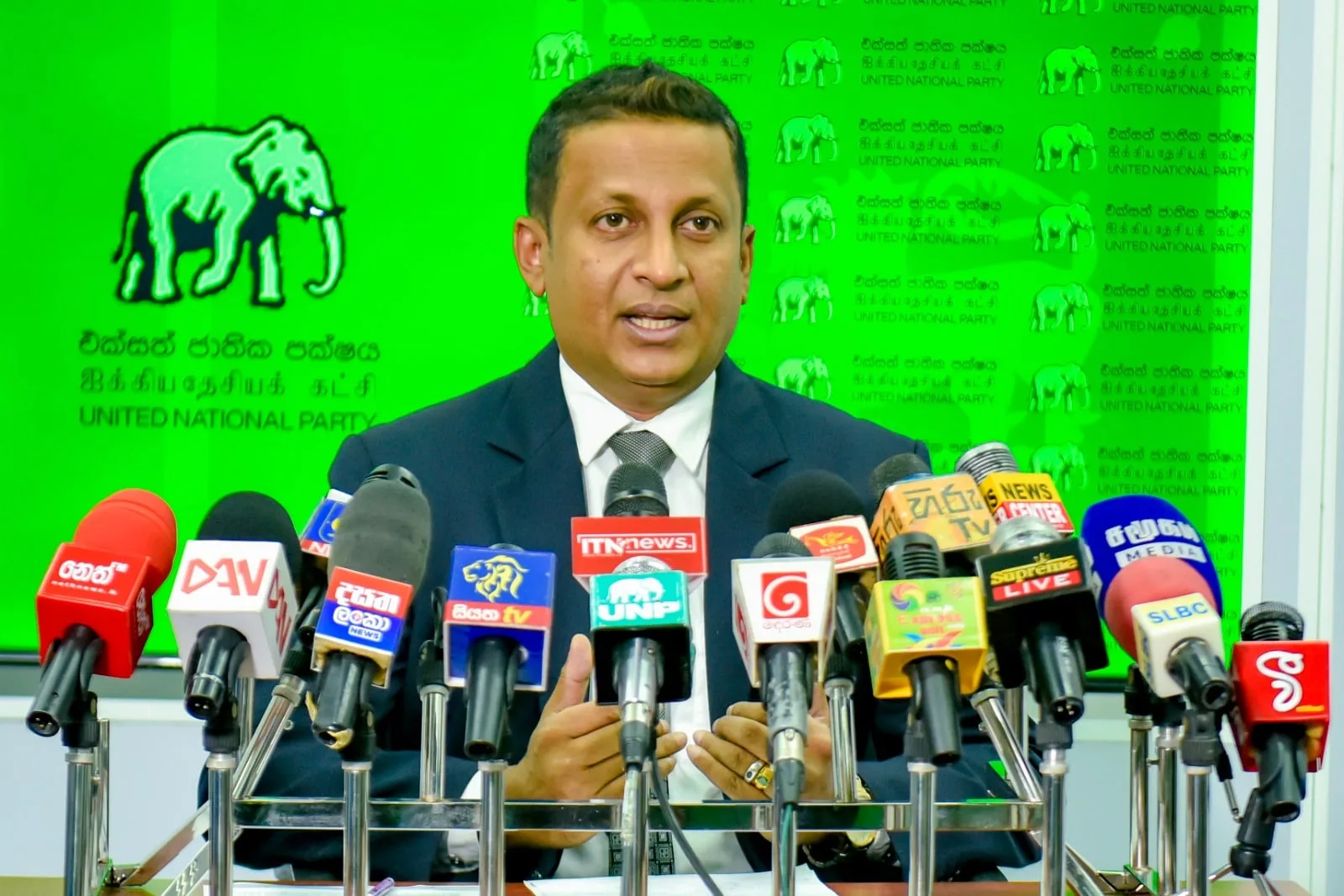 රට ගොඩනගන ජනපතිගේ වැඩ පිළිවෙළ සමග සියලු දෙනා එක් විය යුතුයි