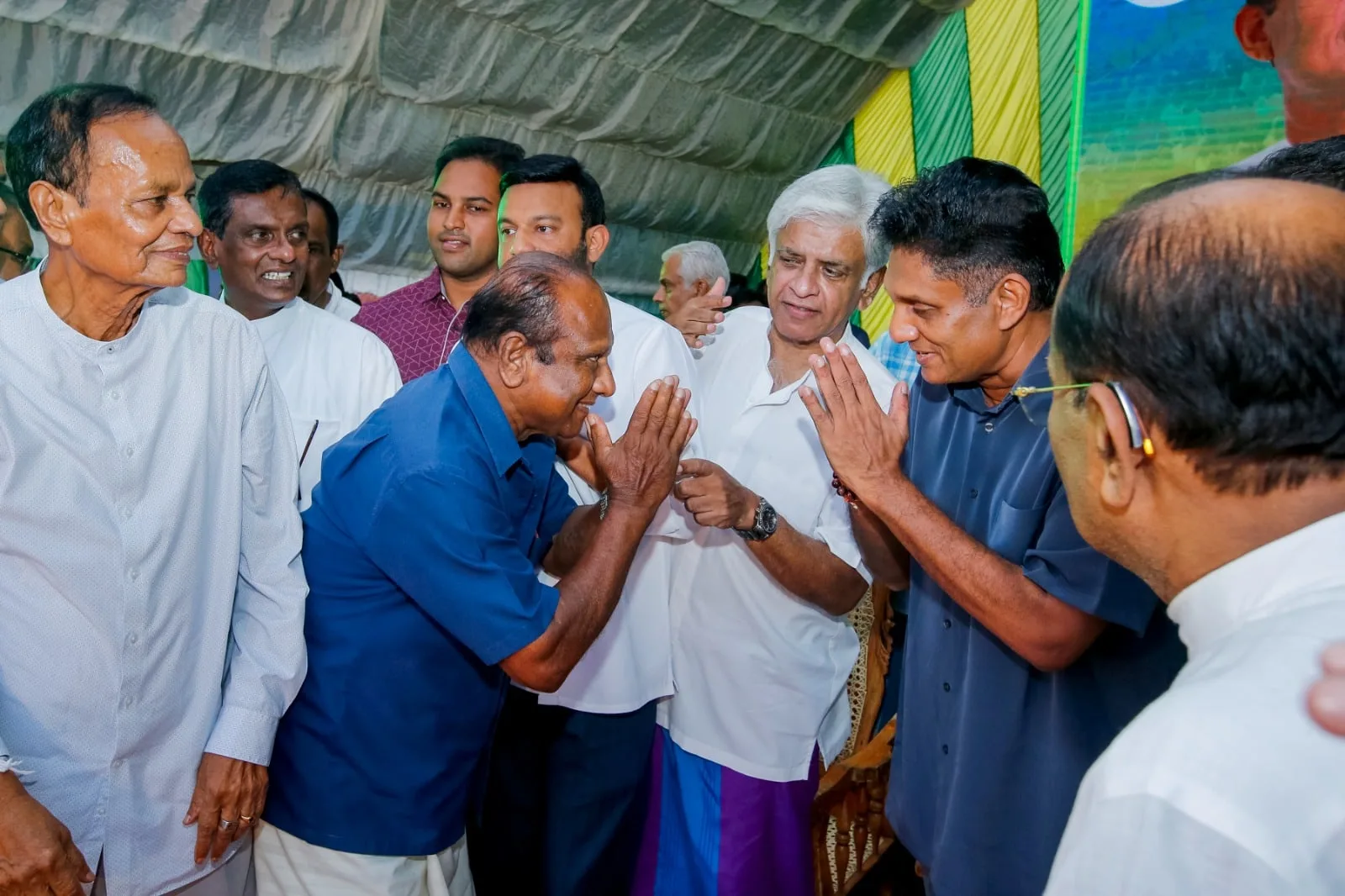 රනිල්ගේ ආසාව අනුර ජනපති වීමයි