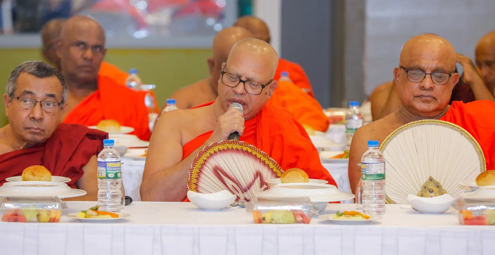 මොණරාගල කසාවතින් බැබලෙයි