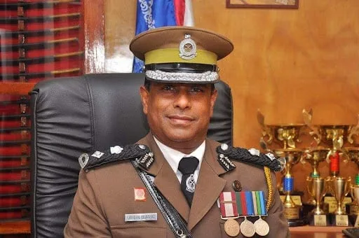 රිෂාඩ්ට දුරකථනයක් දුන් ජේලර්ට ස්ථාන මාරුවක්