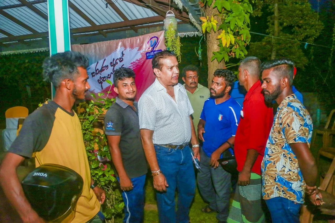 United Youth හරහා ශ්රීලනිප බිම් මට්ටමේ ප්රබලයින් පිරිසක් එජාපයට