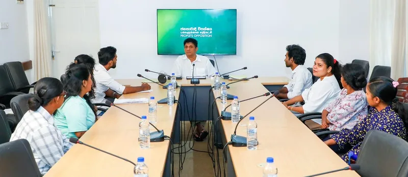 රැකියා විරහිත උපාධිධාරීන් සජිත් හමුවෙයි