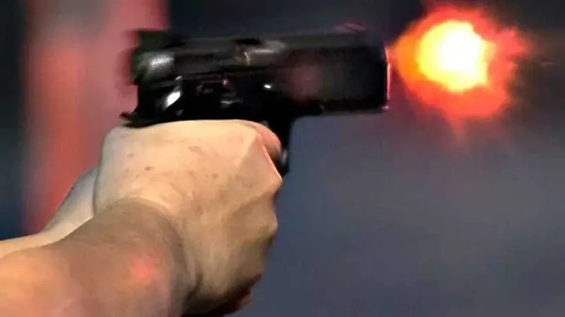 අණ නොතකා ධාවනය කළ ලොරි රථයකට වෙඩි ප්‍රහාරයක්