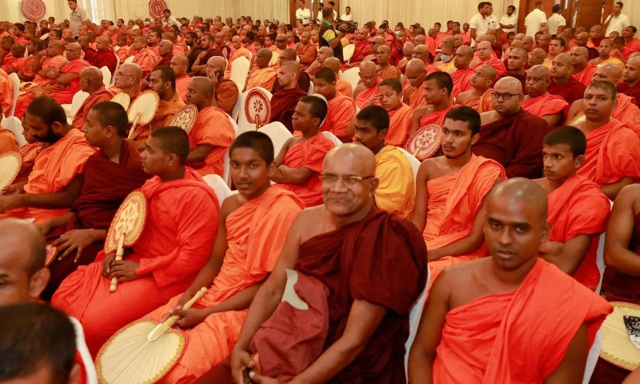 සජබයේ දෙවන භික්ෂූ උපදේශක සභාව අනුරපුර දී මහ ඉහළින්..!