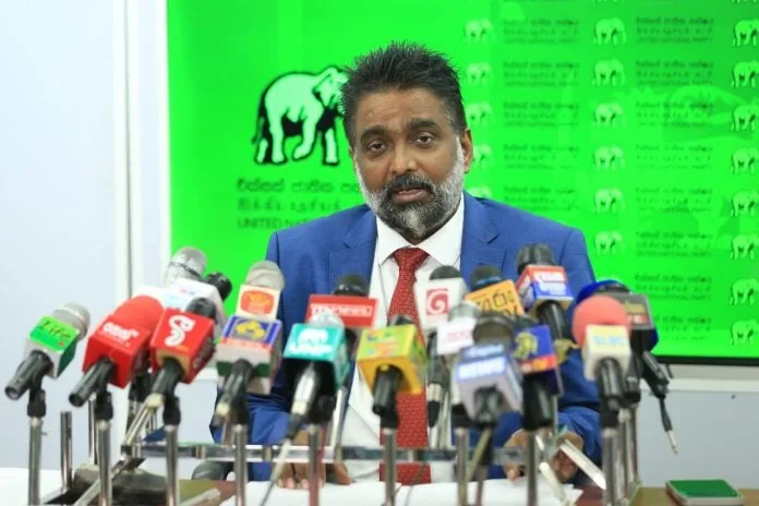 ජනපතිගේ සංවර්ධන ක්රියාදාමයෙන් පිට පැන්නොත් රට විනාශයි