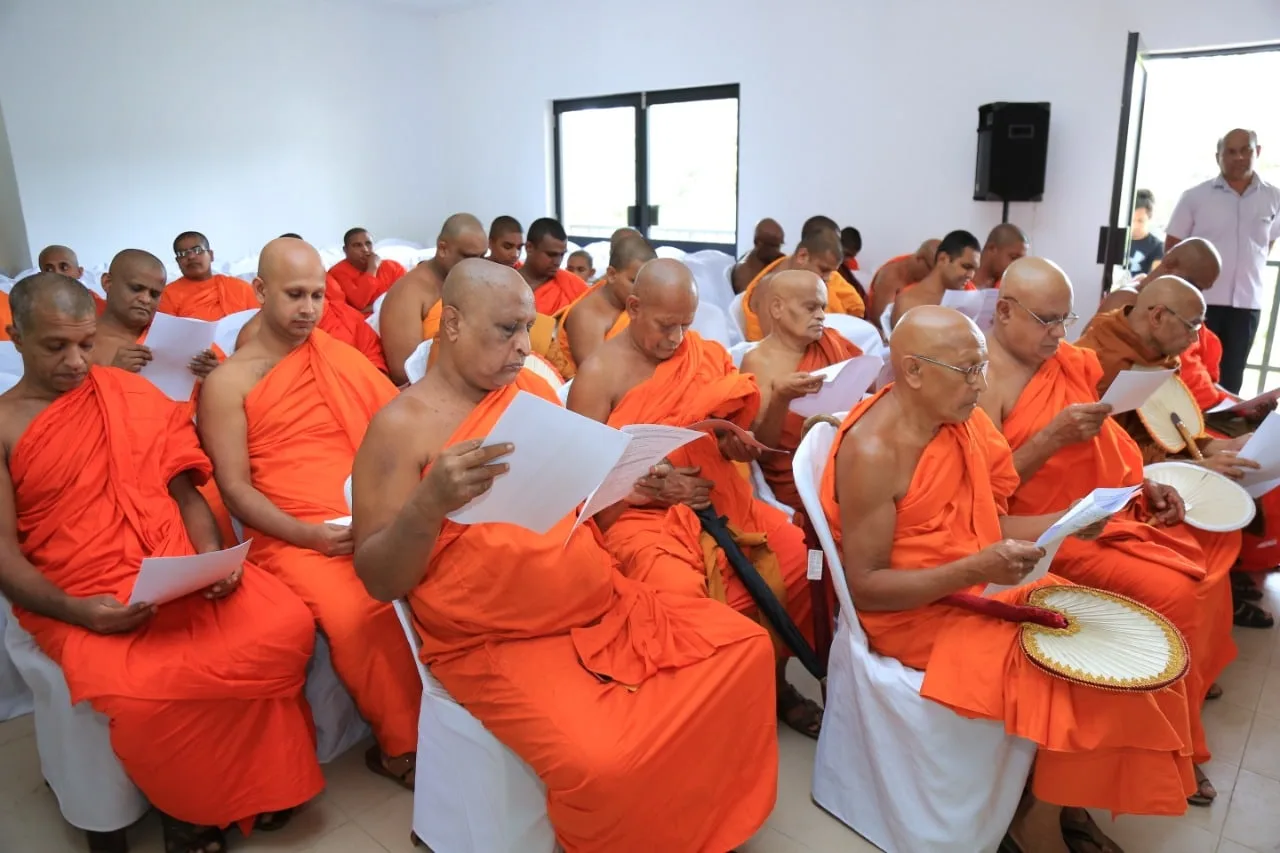 සියලු ජතීන්ටයි-ආගමිකයින්ටයි පිළි ගත හැකි අපේක්ෂයෙක් එජාපයෙන් ඕනෑ..!