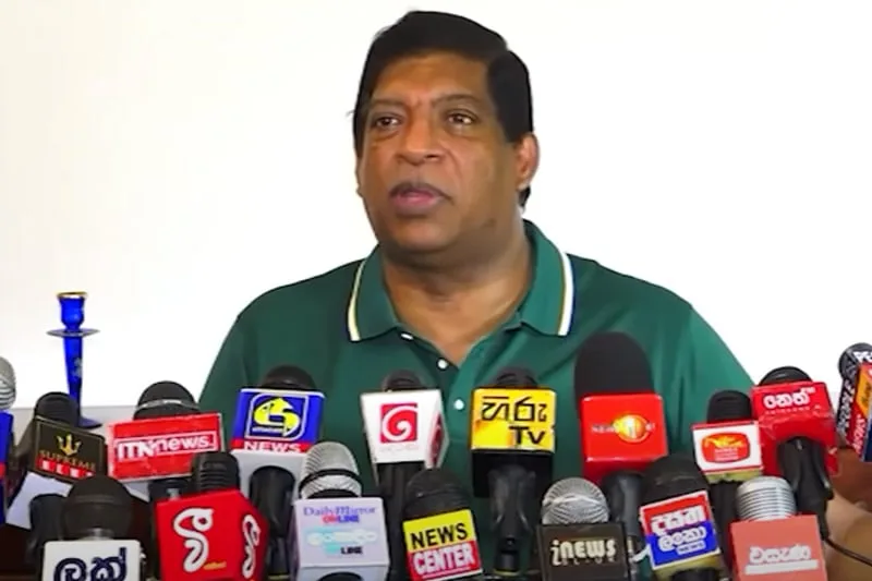 රනිල් වික්රමසිංහ ප්රාන ඇප කාරයෙක් වෙලා - රවී කරුණානායක