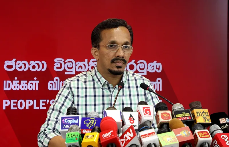 අර්බුදය එක පාරක අයවැය තව පාරක