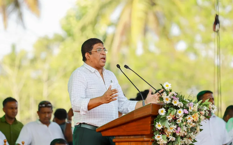 ආර්ථික අර්බුදයෙන් රට ගොඩ ගත හැක්කේ වත්මන් ජනපතිට විතරයි