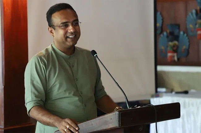 දිනනේ රනිල් - බය නැතිව වැඩ කරන්න