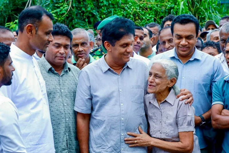 ජනතාවගේ කරපිටින් රජ පුටුවට ගොස් - ඔවුන්ව වෙඩි උණ්ඩයට තල්ලු කරලා