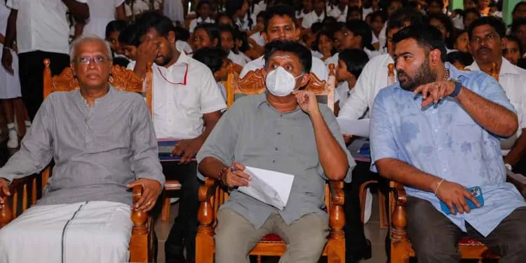 යාපනේදී සුමන්තිරනුත් සජිත්ට එකතු වෙයි.