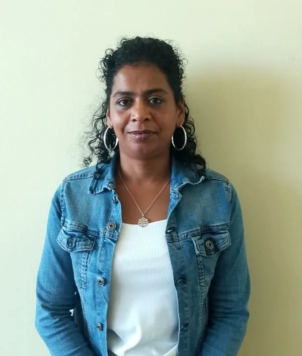 දරුකමට හදාවඩා ගැනීමට නෙදර්ලන්න ජාතික මවකට ලබා දුන් තරුණියක් ශ්රී ලාංකික මව සොයා එයි