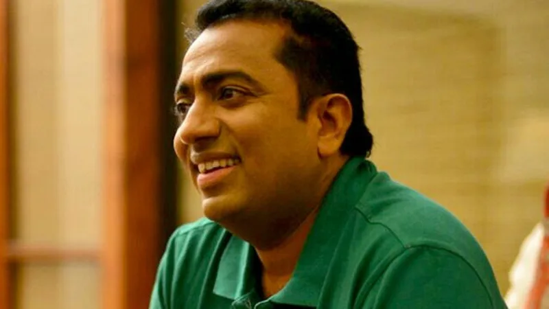 අකිල එජාප ව්යවස්ථාව පවා නොදන්නා බව හෙළි වෙයි