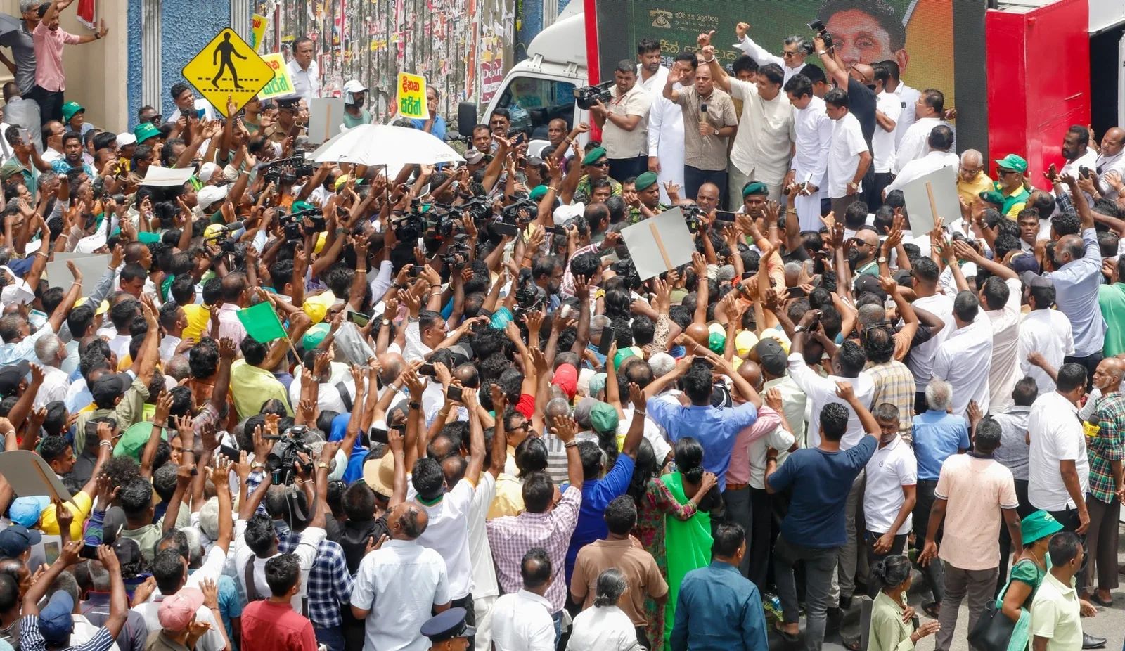 රටේ සැබෑ රැඩිකල් විප්ලව වාදියා සජිත්..!