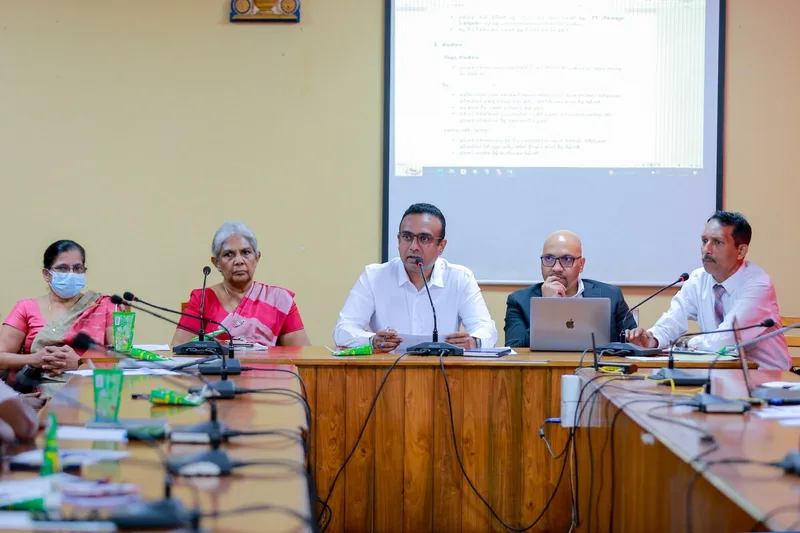 ත්රිරෝද රථ රියැදුරන්ගේ වෘත්තීය භාවය නංවන පළමු අදියර සම්පූර්ණයි
