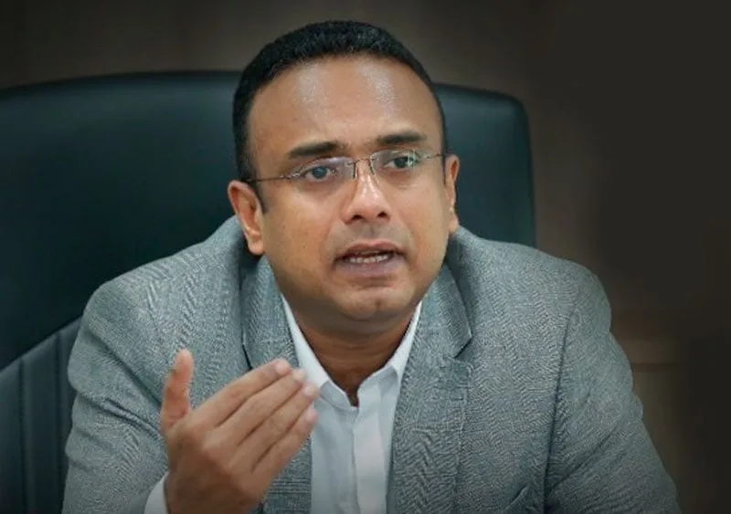 රට කඩා වැටෙද්දී දුවපු විපක්ෂය රටට සුභ ආරංචිය ගෙනා තනි මිනිහාගේ කකුලෙන් අදිනවා