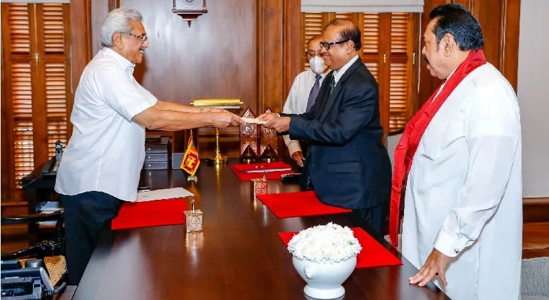 ඊළඟ ටිකට් එක විමල්ට-වාසුට හෝ උදයට..?
