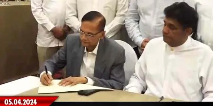 ජී.එල් ඇතුළු කණ්ඩායමක් විපක්ෂ නායක සමග සන්ධාන ගත වෙයි