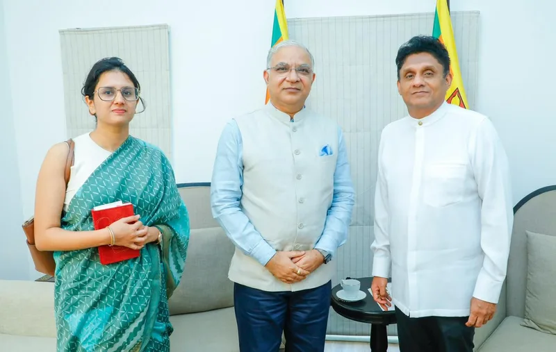 විපක්ෂ නායක සජිත් ඉන්දියානු තනාපතිත් හමුවෙයි - ඉන්දියාවට තුති පුදයි