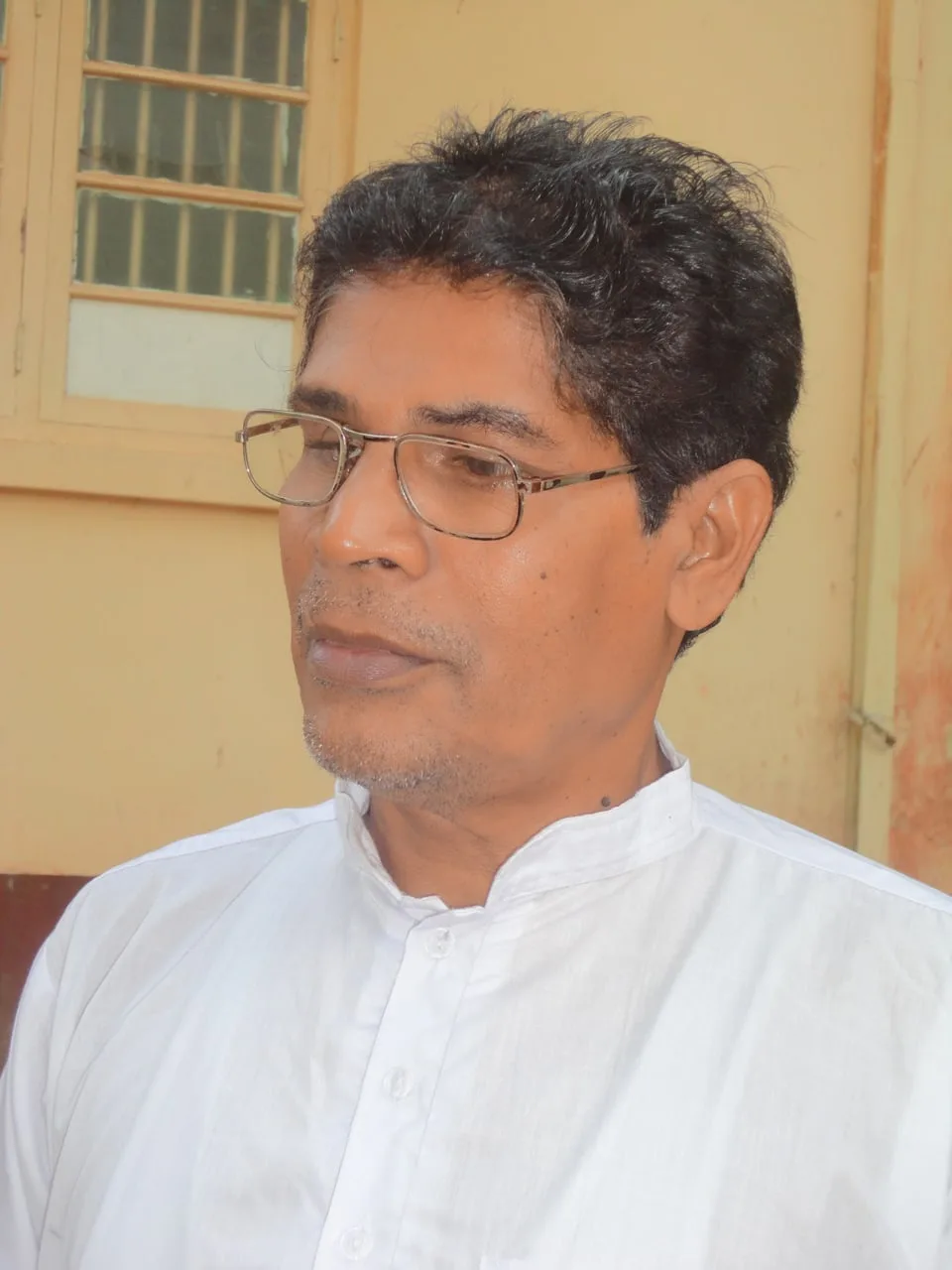 එජාපයේ බෞද්ධ කටයුතු ලේකම්වරුන් මැටි පොල් කුඩු වගේ විසි කරලා