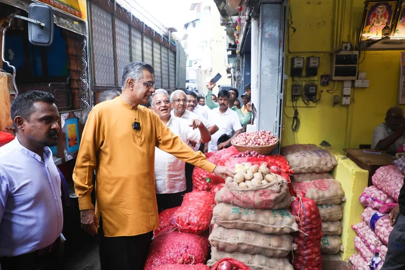 උත්සව සමයේ බඩු මිල අඩු කර ගැනීම සඳහා පාඨලී චම්පික වෙළෙඳ ප්රජාව හමු වෙයි