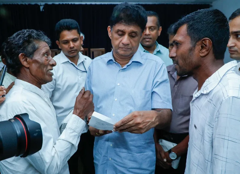 ගොවි ගැටළු සොයා බැලීමට පොළොන්නරුවට ගිය සජිත්..!