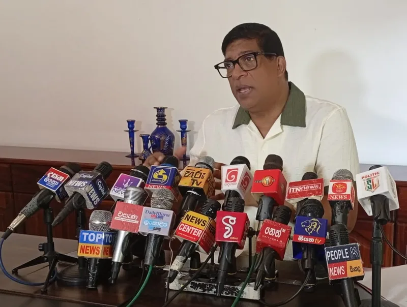 ආණ්ඩුවේ ඩබල් කැබ් ගැනීම ගැන රවීගෙන් හෙළිදරව්වක්