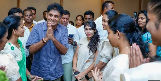 වත්මන් රජය ක්ලීන් ශ්රී ලංකා කියා හිත මිතුරන්ට භාණ්ඩාගාරය ක්ලීන් කරන්න දීලා - විපක්ෂ නායක සජිත් ප්රේමදාස මහතා