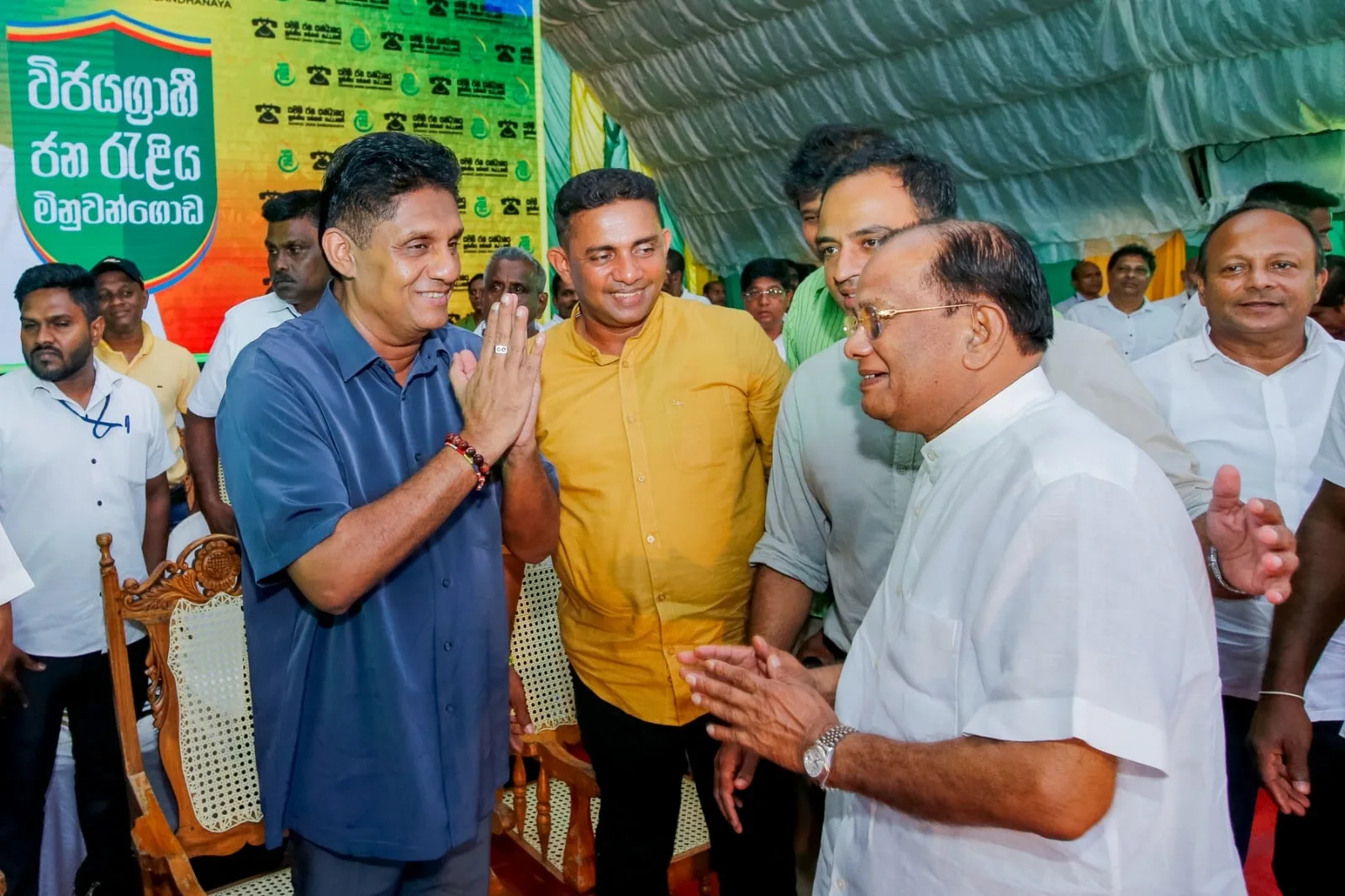 රනිල්ගේ ආසාව අනුර ජනපති වීමයි