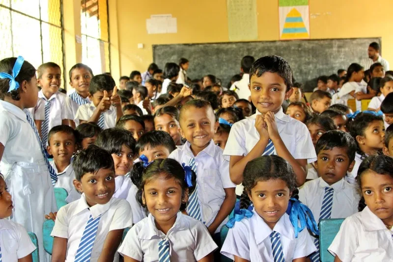 කෑම-බීම නැති නිසා දූ දරුවන්ගෙන් සියයට 50ක් පාසල් යන්නේ නැහැ
