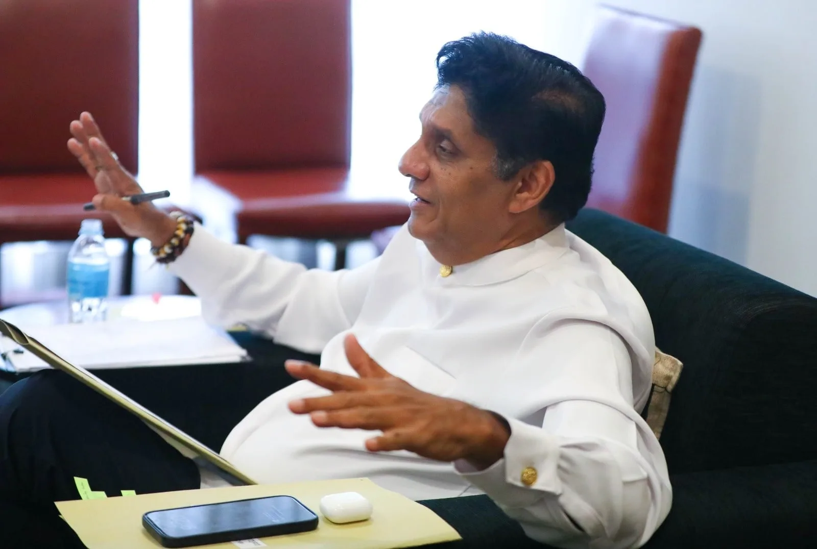 විපක්ෂ නායක උතුරු-නැගෙනහිර පාර්ලිමේන්තු මන්ත්රීවරුන් හමු වෙයි