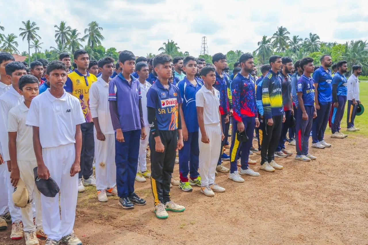 United Youth වෙතින් ගමට ක්රිකට්