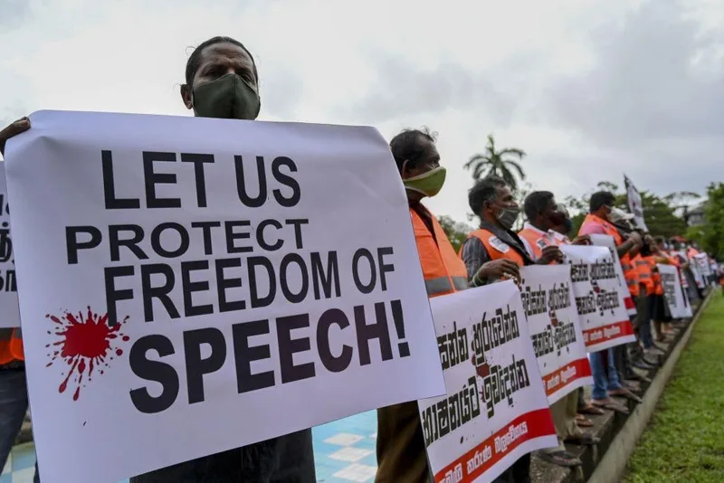 මේ රජයත් හිටපු රජය සේම භාෂණයේ ප්රකාශනයේ ඇතුළු අදහස් පළ කිරීමේ නිදහස අමු අමුවේ උල්ලංඝනය කරනවා