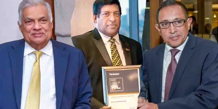 මහා බැංකුව කැඩුවේ රනිල් ද..? රවී ද..?