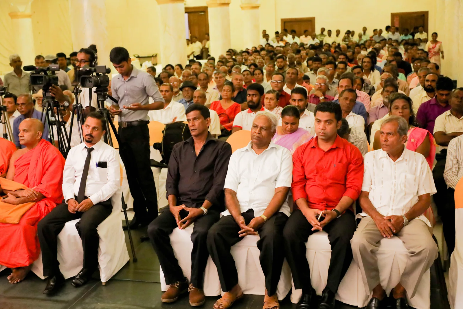 පොදු ප්‍රවාහනයේදී කාන්තාවන් සියයට 80ක් ලිංගික හිංසනයට ලක්වීම ගැන ලැජ්ජා විය යුතුයි