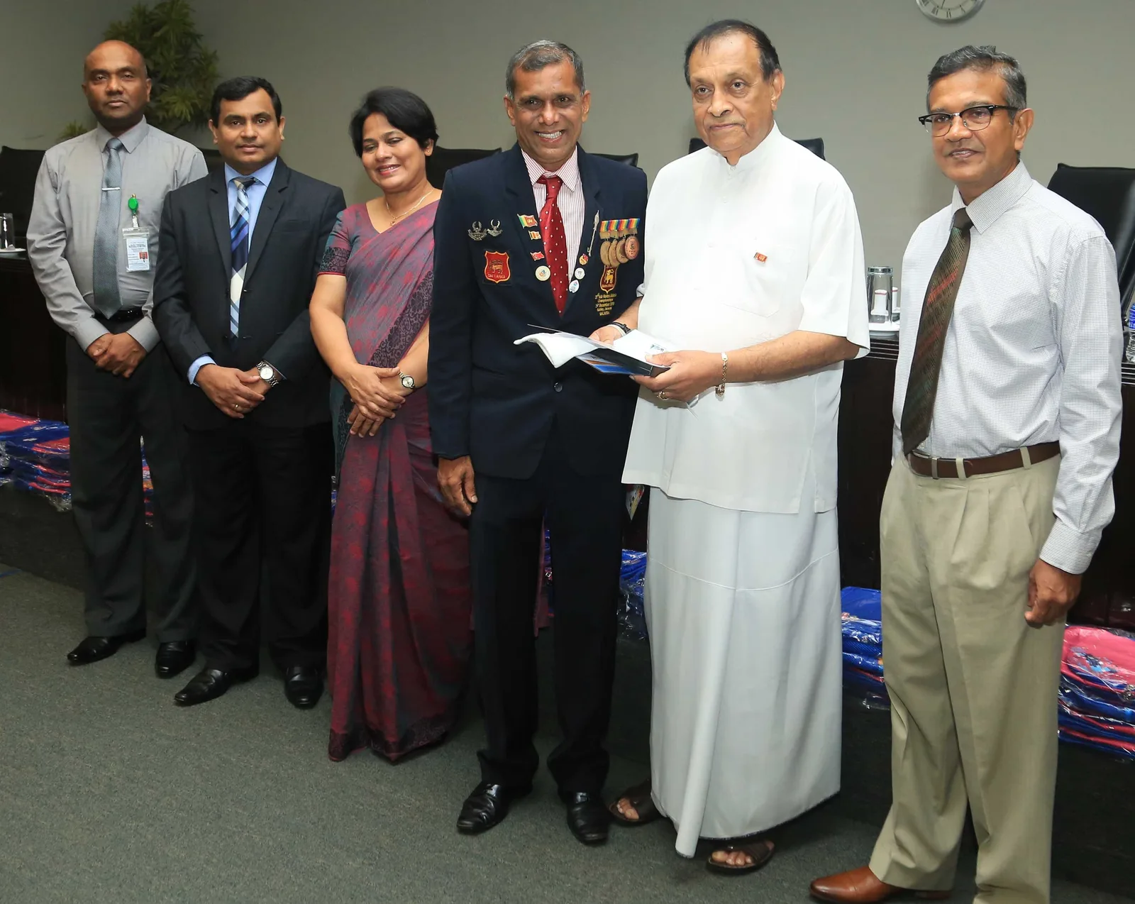 අනාගත කතා නායකවරුන්ගෙන් කරු ජයසුරිය කළ ඉල්ලීම මෙන්න