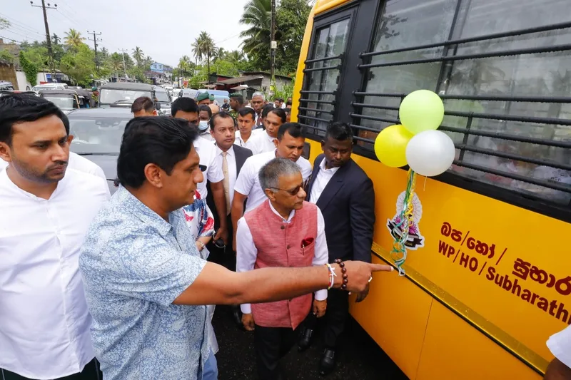 කැට හොල්ලමින් ලොව වටා හිඟමන් යදින දේශපාලනයට තිත තබනවා