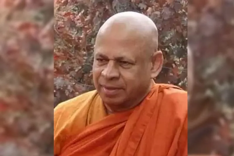 ජීවිතයෙන් වසර 65 ක් බුදු දහමට කැප කළ මහරගම ධම්මසිරි වොෂින්ටන් ලොකු හාමුදුරුවෝ