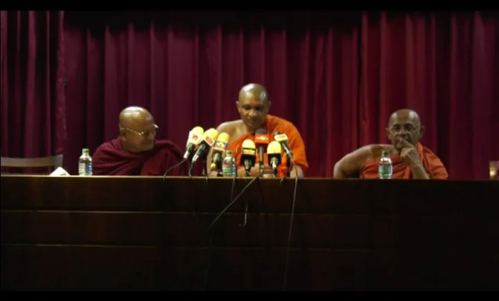 ඒකාධිපති 20 හකුළා ගනු-ජනතාවාදී ව්යවස්ථාවක් ගෙන එනු