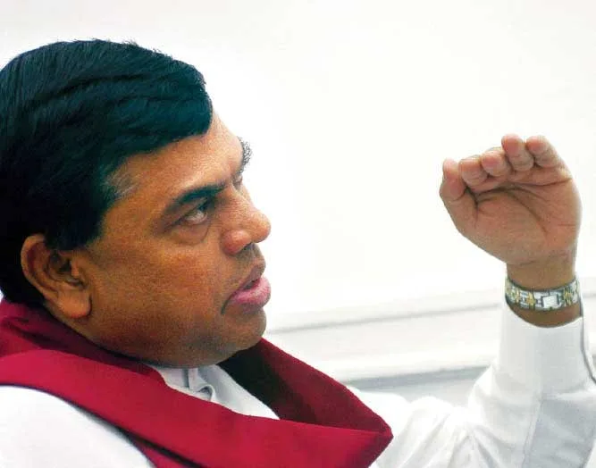 බැසිල් රාජපක්ෂ පාර්ලිමේන්තු ආ යුත්තේ ඇයි..?