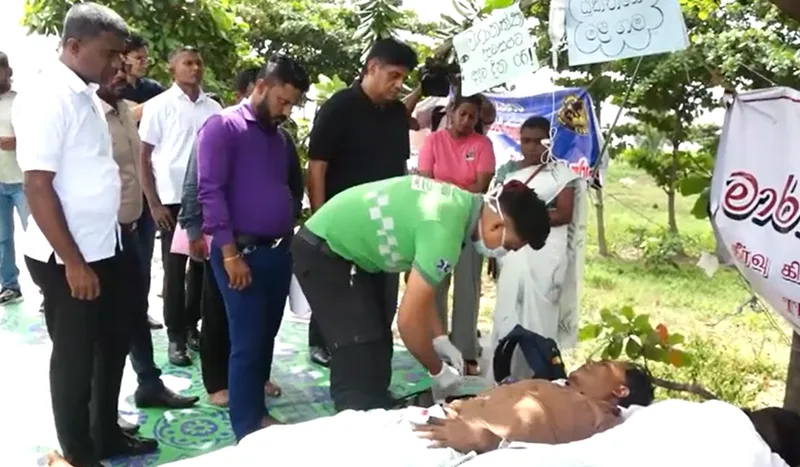 වත්මන් රජය අධ්යාපනයත් විනාශ කරලා ගුරු සංවර්ධන නිලධාරීන්ද අනාථ කරලා - විපක්ෂ නායක