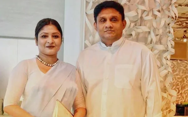 ලංකා මාතාව දිදුලපු මව -දේශපාලන ජීවිතයේ ලොකුම ශක්තිය වූ බිරිද-ජලනි ප්රේමදාස