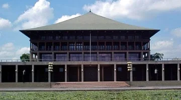 රජයේ ඉඩම් අක්කර 56000ක් කොල්ල කාලා