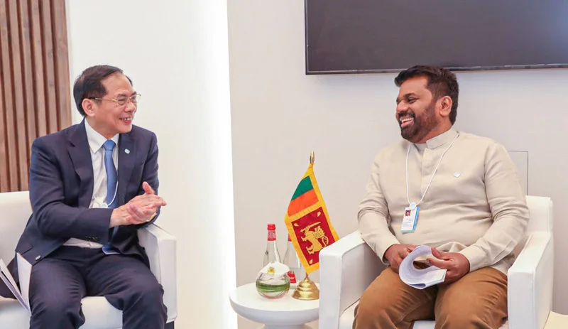 ජනපති සහ වියට්නාම නියෝජ්‍ය අග්‍රාමාත්‍ය බුයි තාන් සන් මහතා අතර සාකච්ඡා