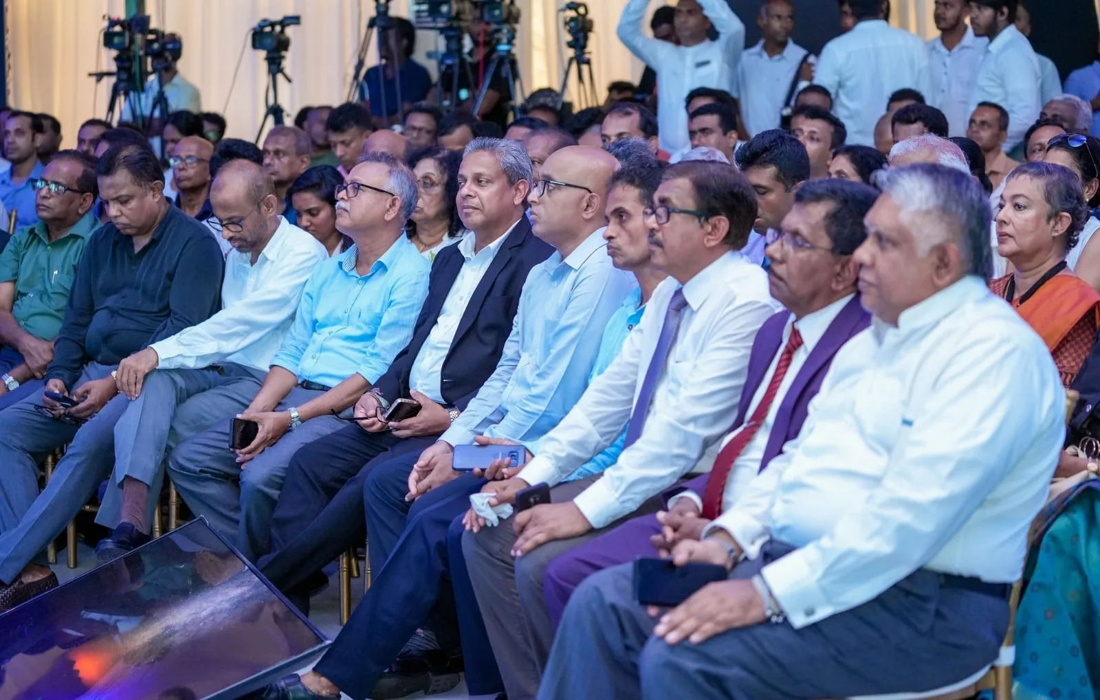රාජ්ය සේවය කාර්යක්ෂම කොට ඩිජිටල්කරණය කිරීමේ වගකීම පාඨලීට