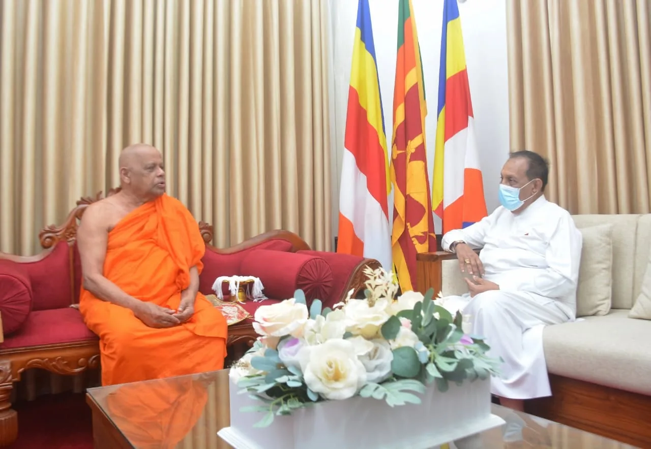 ප්රධාන ප්රශ්න තුනක් රැගෙන කරු මහා නායක හිමිවරුන් බැහැදකියි