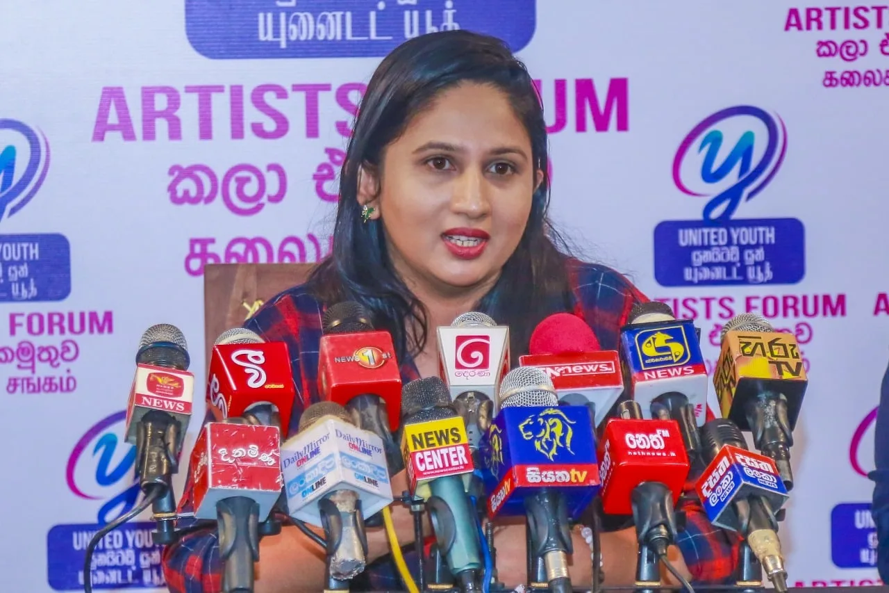 ස්ථාවර ජාතික නායකත්වයක් රටට අවශ්යයි